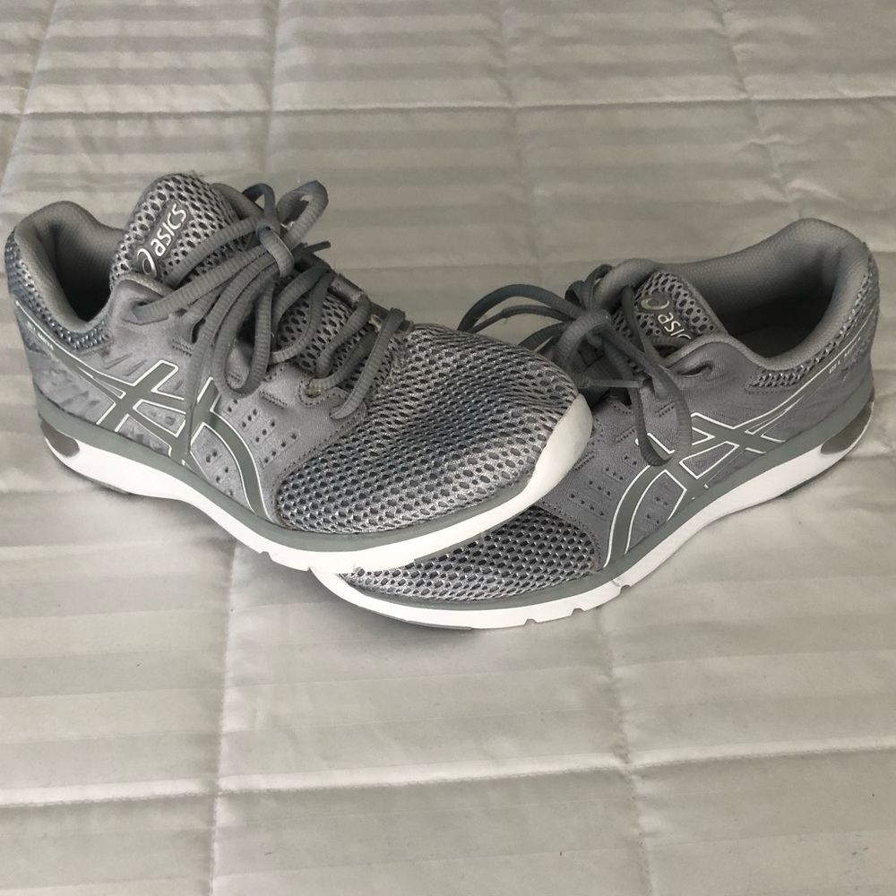 ASICS - Women’s size 8